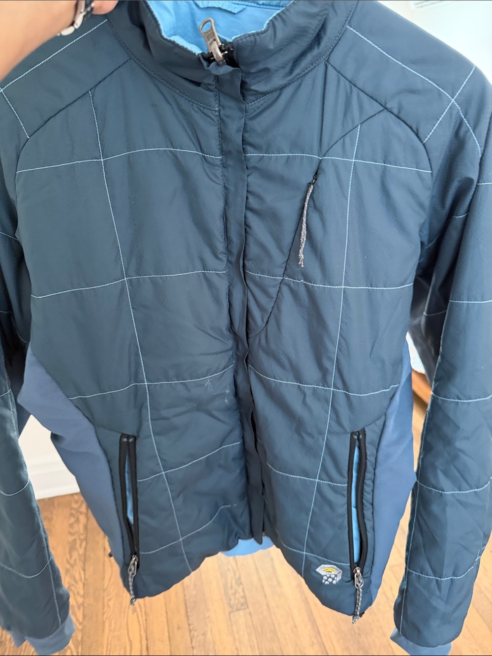 Women’s Mountain Hardware size 8 Quilted Reversible Navy Blue Insulated Jacket